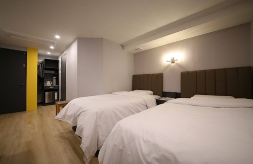 Uiwang Hotel | Eco-Friendly Comfort at Uiwang Hotel 25 with Breakfast