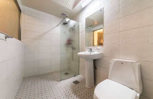 Sam-dong Hotel | Eco-Friendly Uiwang Hotel with Family Amenities & Breakfast