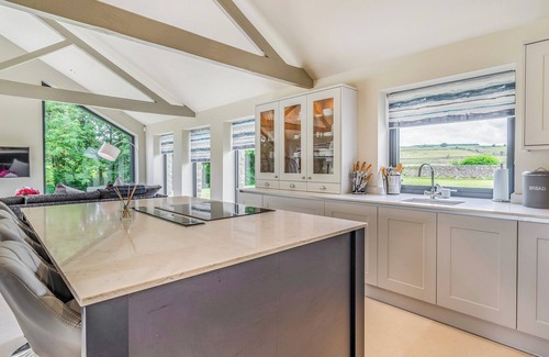 Carnforth Cottage | Comfortable 3-Bedroom Stay in Arkholme, Near Kirkby Lonsdale