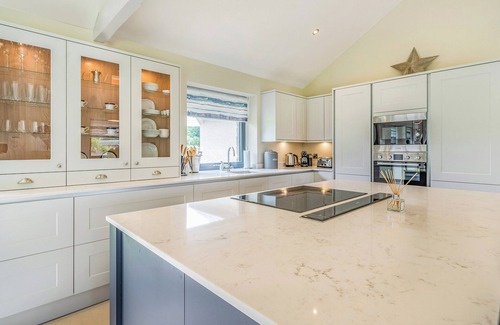 Carnforth Cottage | Comfortable 3-Bedroom Stay in Arkholme, Near Kirkby Lonsdale