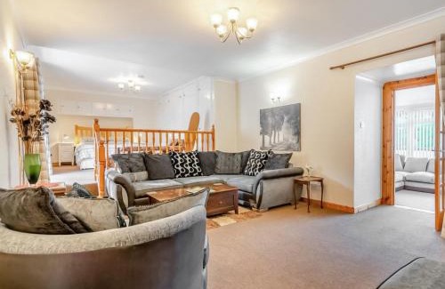 Newton Stewart House | Discover Carty Cottage: Perfect for Families and Pets