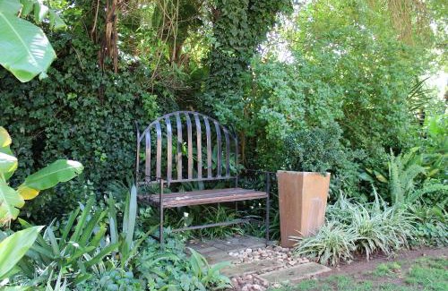 Klerksdorp House | Ukarimu Guest House: 4-Star Comfort with Pool & Restaurant