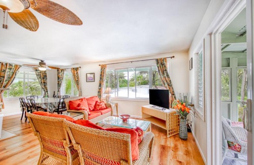 Keaau House | Discover Uli Kai Paradise: Family-Friendly Retreat with Hot Tub
