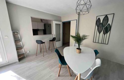 Bearn Apartment | Ideal 2-Room Retreat with Pet-Friendly Amenities