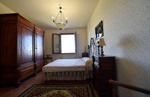 San Gimignano Apartment | Discover Uliveta: Family-Friendly Stay with Pool & Hot Tub