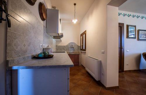 San Gimignano Apartment | Discover Uliveta: Family-Friendly Stay with Pool & Hot Tub