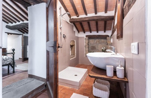 Pieve di Chio Villa | Experience Uliveto: 4-Star Family-Friendly Retreat