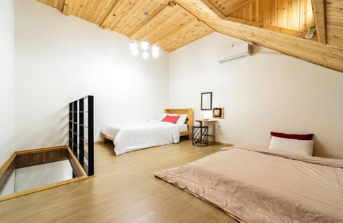 Uljin House | Eco-Friendly Uljin Dolbit Pension with Family Amenities