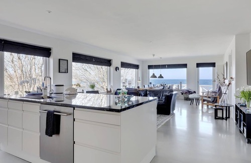 Sandvig House | Relax at "Ullamaj": Steps from the Ocean with Spa Access