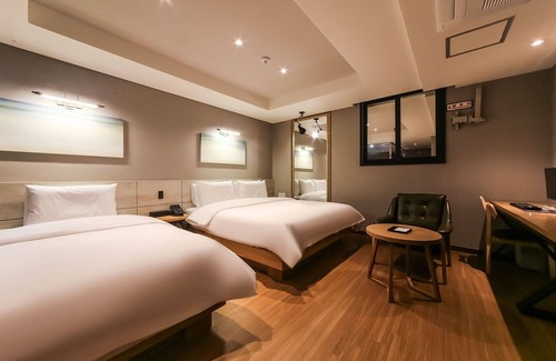 Buk-gu Hotel | Eco-Friendly Comfort at Ulsan Hogye: Family & Breakfast Ready