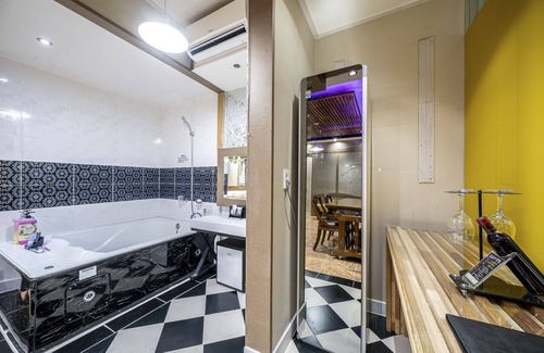 Dong-gu Hotel | Eco-Friendly Comfort at Ulsan Ilsan I with Pool & Breakfast