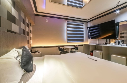Dong-gu Hotel | Eco-Friendly Ulsan Ilsan VIP Hotel with Breakfast & Hot Tub