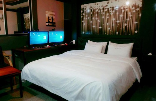 Samsan-dong Hotel | Accessible Comfort at Ulsan Sanmsan The Sharp - 9/10 Rated