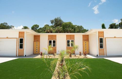 Florida Shores House | Beachfront Escape with Family-Friendly Amenities Await
