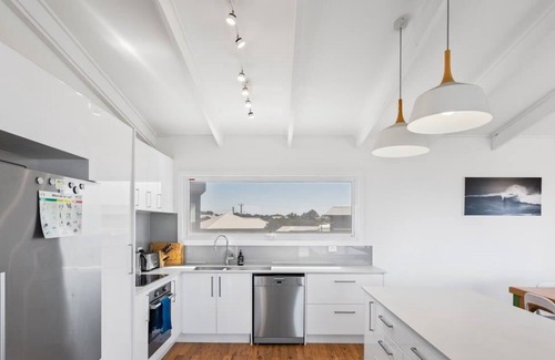 Sunderland Bay House | Idyllic Beachfront Haven with Pet-Friendly Amenities