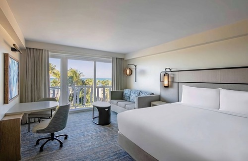 Isla Verde Hotel | Pet-Friendly Retreat Near Ocean Park Beach with Pool