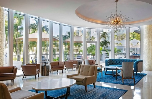 Isla Verde Hotel | Pet-Friendly Retreat Near Ocean Park Beach with Pool
