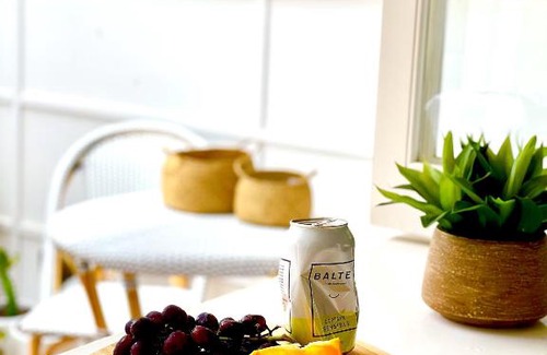 Currumbin Waters House | Coastal Retreat at Currumbin Waters - Family & Pet Friendly