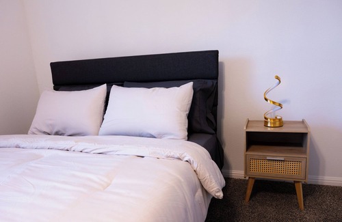 Manor House | Ultimate Group Getaway: Fun, Games & Nightlife