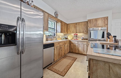 Brooksville House | Equestrian Oasis: 4BR Home with Private Pool & Stables