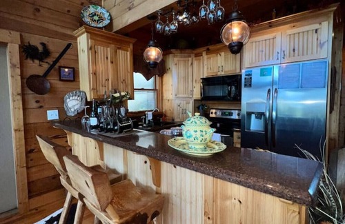 Helen Cabin | Ultimate Log Cabin Getaway with Hot Tub & Mountain Views
