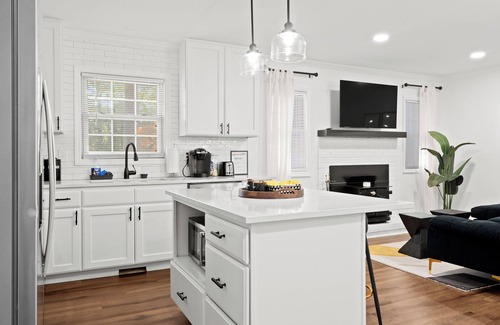 Rocky Mount House | Elegant 3 Bedroom Retreat in the Heart of the City
