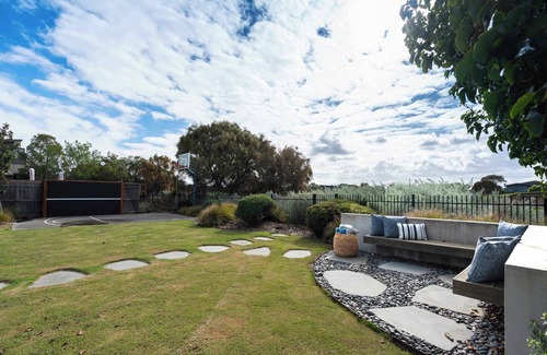 Torquay House | Ultimate Luxury family Home With Spa Pool