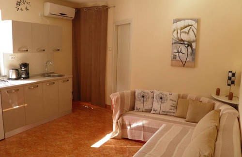 Bogovici House | Discover Paradise in Beautiful Malinska with Breakfast Included