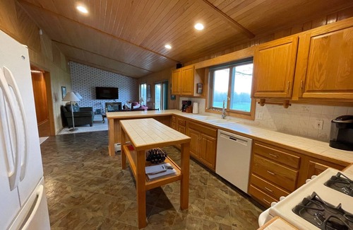 Honor House | Private Retreat near Sleeping Bear Dunes National Park