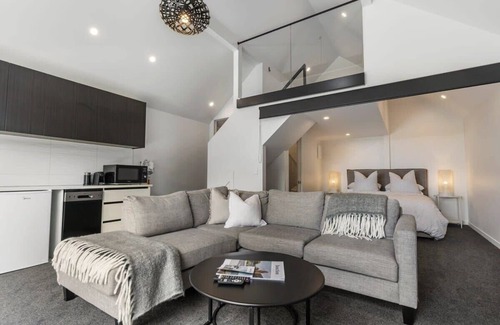 Mangawhai Villa | Ultimate Retreat: Oceanfront Villa with Breathtaking Views