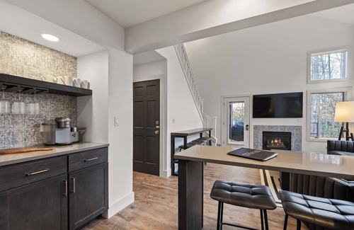 Boyne Falls Condo | Convenient Ski in, Ski Out Condo #762 with Pool & Breakfast