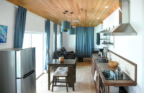 Great Exuma Villa | Unforgettable Getaway at BLU with Oceanfront Amenities