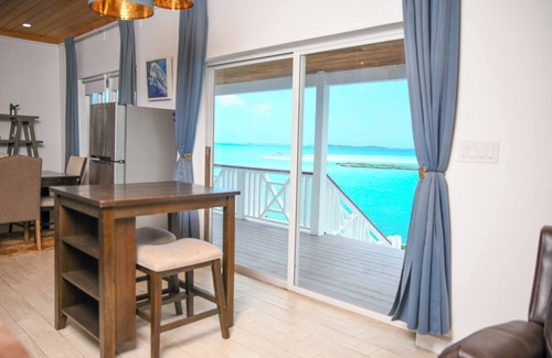 Great Exuma Villa | Unforgettable Getaway at BLU with Oceanfront Amenities