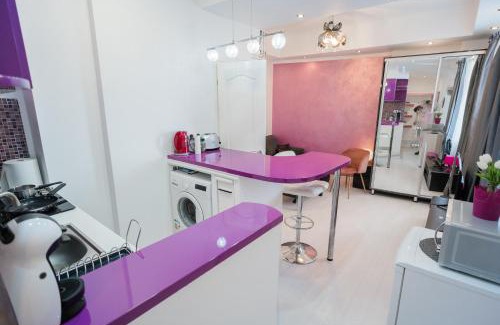 Bucharest City-Centre Apartment | Pet-Friendly Central White & Lila Studio - Guest Rated 9.8