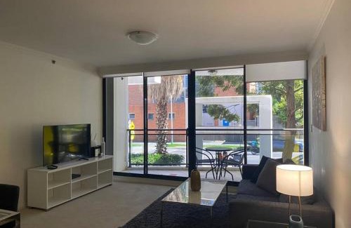 St. Leonards Apartment | Convenient St Leonards Apartment with Private Pool Access