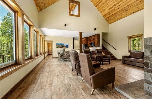 Columbine Lake House | Eco-Friendly Modern Mountain Retreat - Pets Welcome