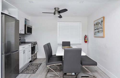 Hollywood Apartment | ULTRA joyful apartment great for family