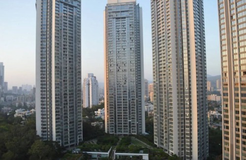 Malad East House | Elegant 3BHK Apartment in Oberoi Garden City with Pool