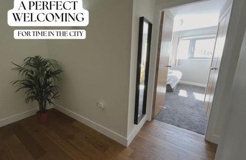 Cardiff City Centre Apartment | Elegant City Centre 2-Bed Apartment with Free Parking