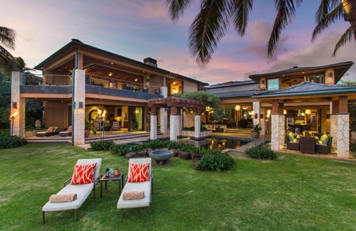 Kahala House | Elegant Oceanfront Retreat with Pool & Hot Tub in Diamond Head