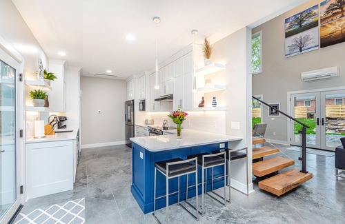 Columbia House | Modern Net-Zero Briarwood Estate with Pool & Spa in Columbia