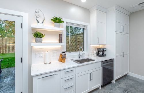 Columbia House | Modern Net-Zero Briarwood Estate with Pool & Spa in Columbia