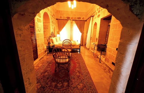 Artuklu Bed & Breakfast | Elegant Ulubey Konagi: Top-Rated Stay with Dining & Family Perks