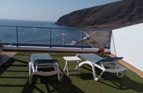 Gran Tarajal House | Oceanfront Retreat: Um Deleite no Oceano with Pool & Spa