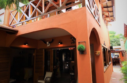 Pirenopolis House | Discover a Tranquil Retreat Steps from Vibrant Leisure