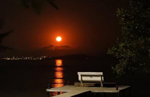 Sao Pedro da Aldeia House | Dream Home by the Lagoon: Guest Rated 10/10, Pet Friendly!