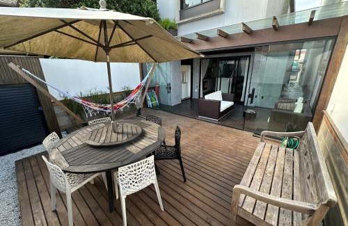 Garopaba House | Beautifully Decorated Home Steps from the Ocean - 4 Stars
