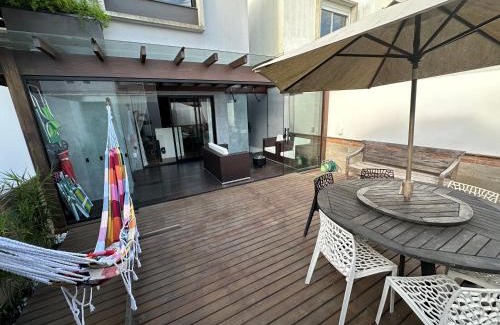 Garopaba House | Beautifully Decorated Home Steps from the Ocean - 4 Stars