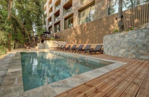 Golden Sands Hotel | Umani Hotel: Beach Access, Pool & Top-Rated Experience