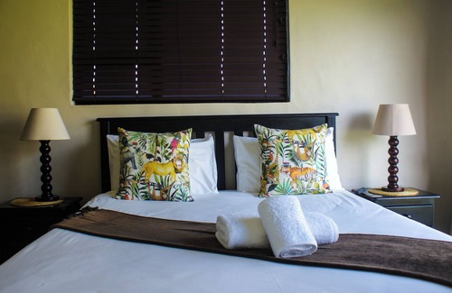 Alexandria Cabin | Relax at Umbono Private Lodge: Pool, Breakfast & Family-Friendly